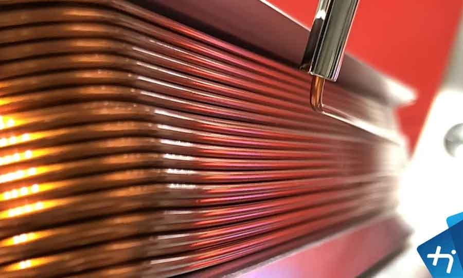 L'avvolgimento ad ago si distingue come tecnica versatile per gli statori di motori a flusso radiale, consentendo il posizionamento delle bobine con alta precisione in geometrie complesse