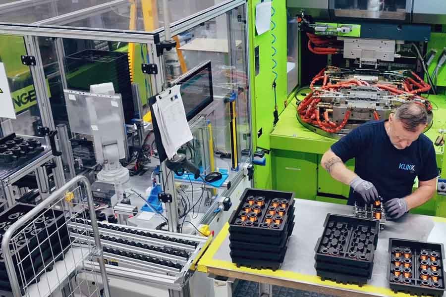 Le bobine elettromagnetiche utilizzate nel settore automobilistico beneficiano notevolmente dalla combinazione IDC e overmoulding