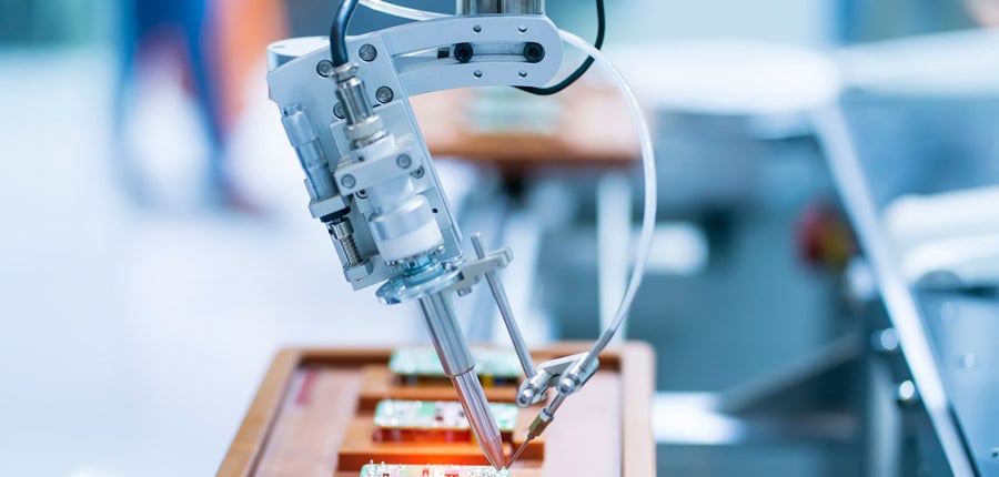 KUK offre prodotti e gruppi di avvolgimento specifici per il cliente per un'ampia varietà di segmenti di clientela nel settore industriale. La gamma spazia dalle bobine per la tecnologia di azionamento agli assemblaggi elettronici per l'automazione degli edifici. Dall'idea del prodotto alla produzione su larga scala, KUK è disponibile come partner per l'industrializzazione dei prodotti, l'approvvigionamento globale e la produzione.