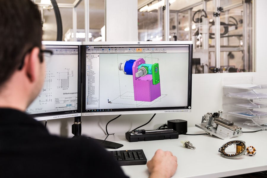 La base per il successo della produzione di bobine a solenoide è costituita da un disegno CAD e da una corretta disposizione dei parametri più importanti. Per progredire rapidamente nello sviluppo del prodotto, è importante specificare i requisiti essenziali di una bobina specifica per il cliente.